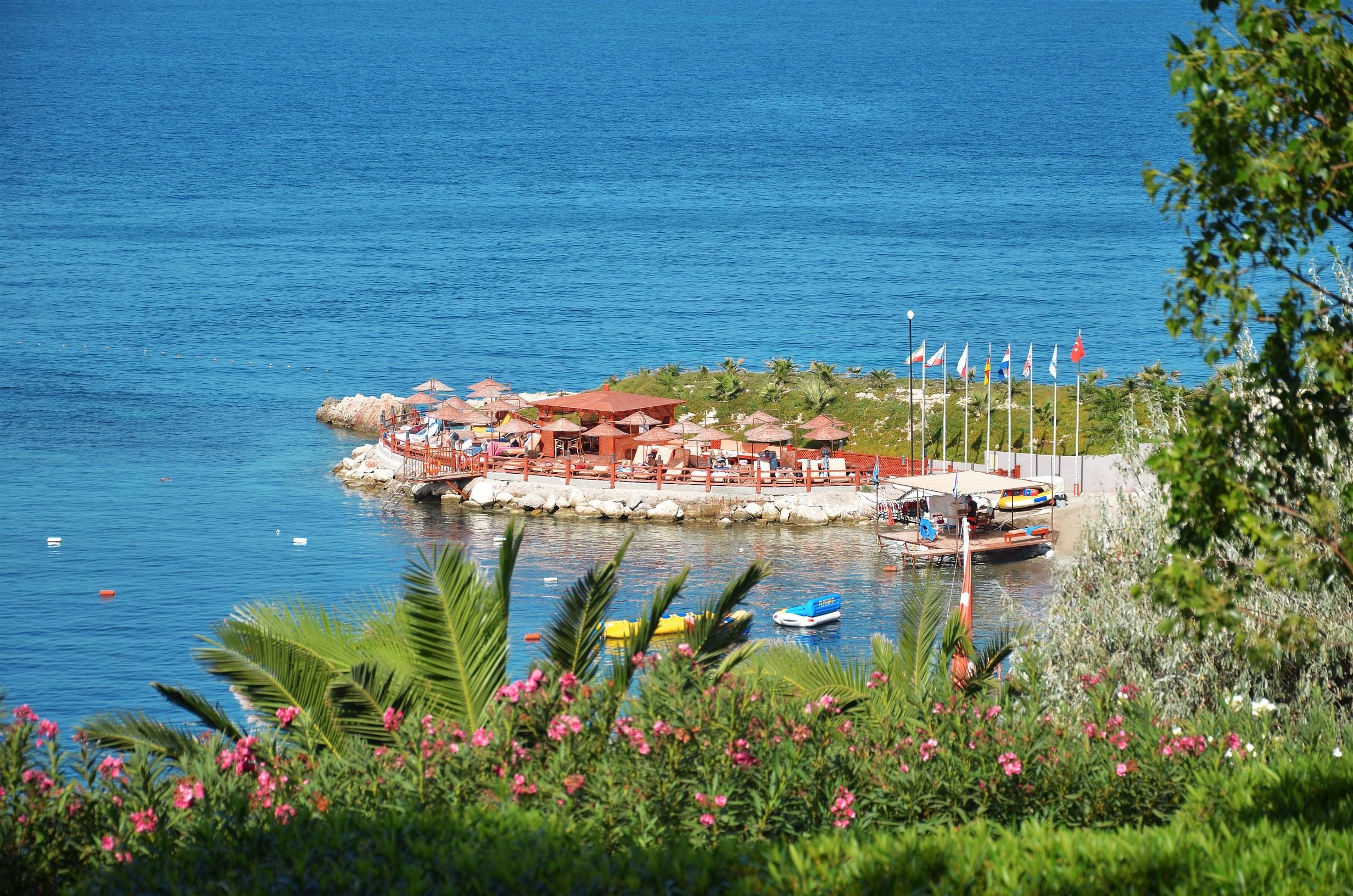 The Grand Blue Sky International Hotel Kusadası Exterior foto