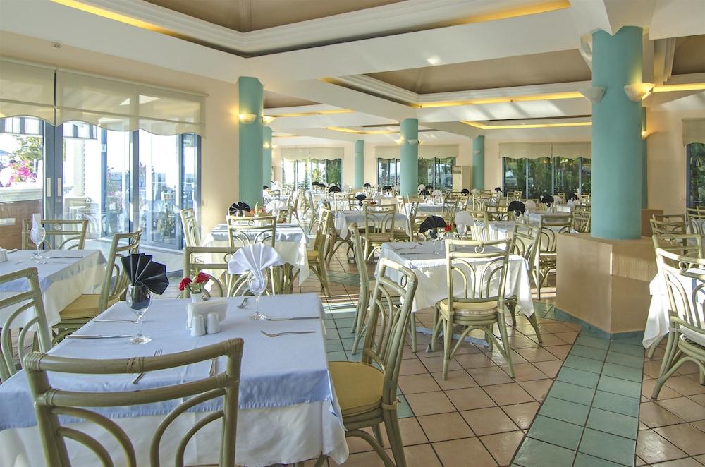 The Grand Blue Sky International Hotel Kusadası Exterior foto