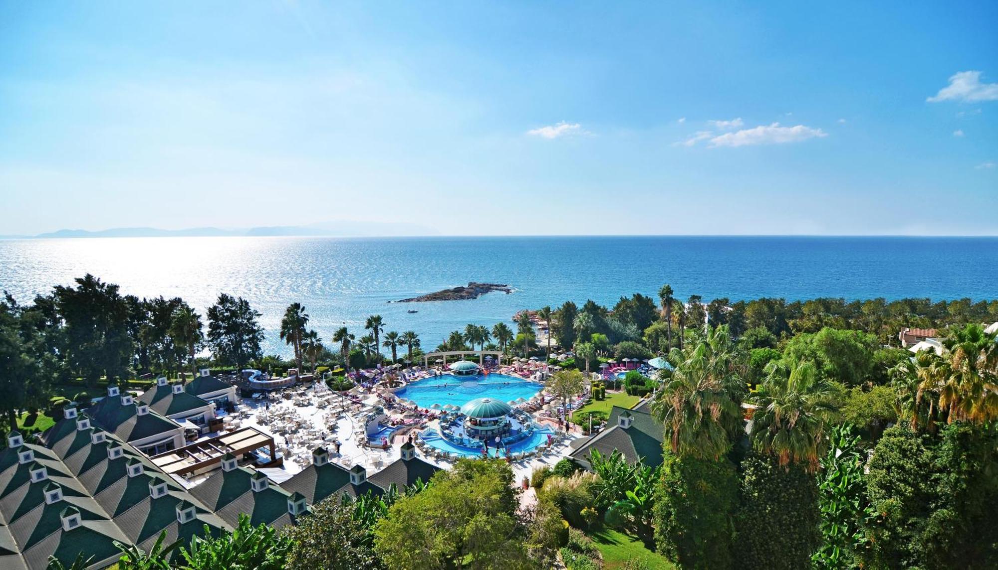 The Grand Blue Sky International Hotel Kusadası Exterior foto