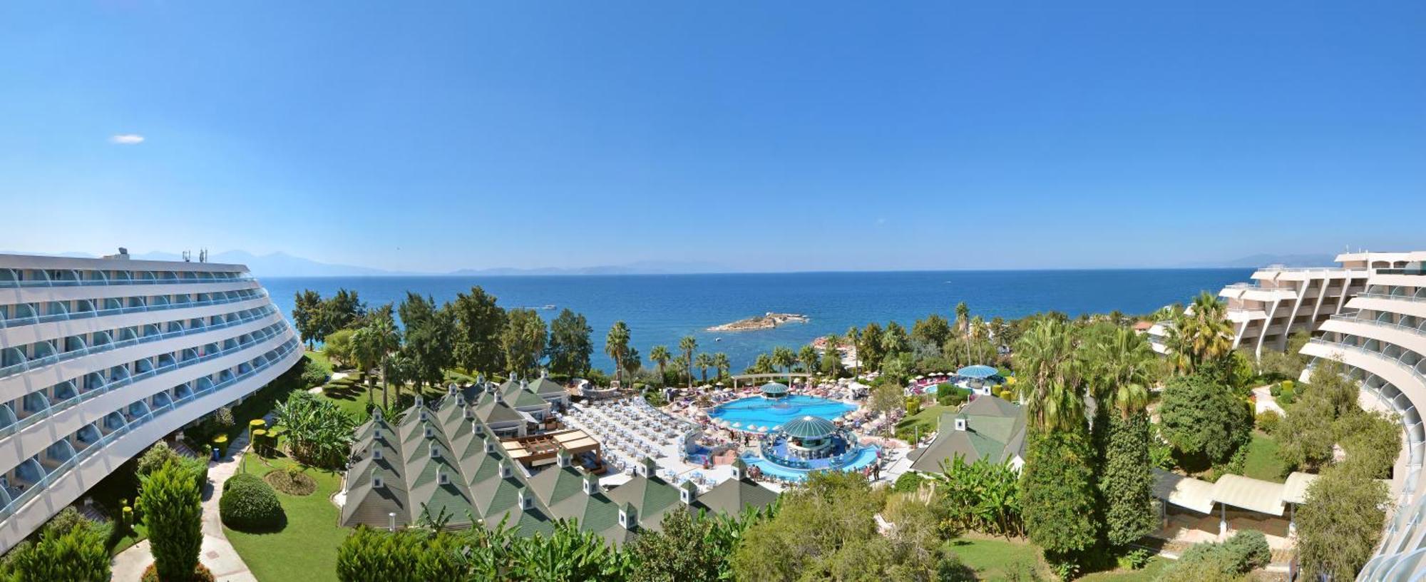 The Grand Blue Sky International Hotel Kusadası Exterior foto