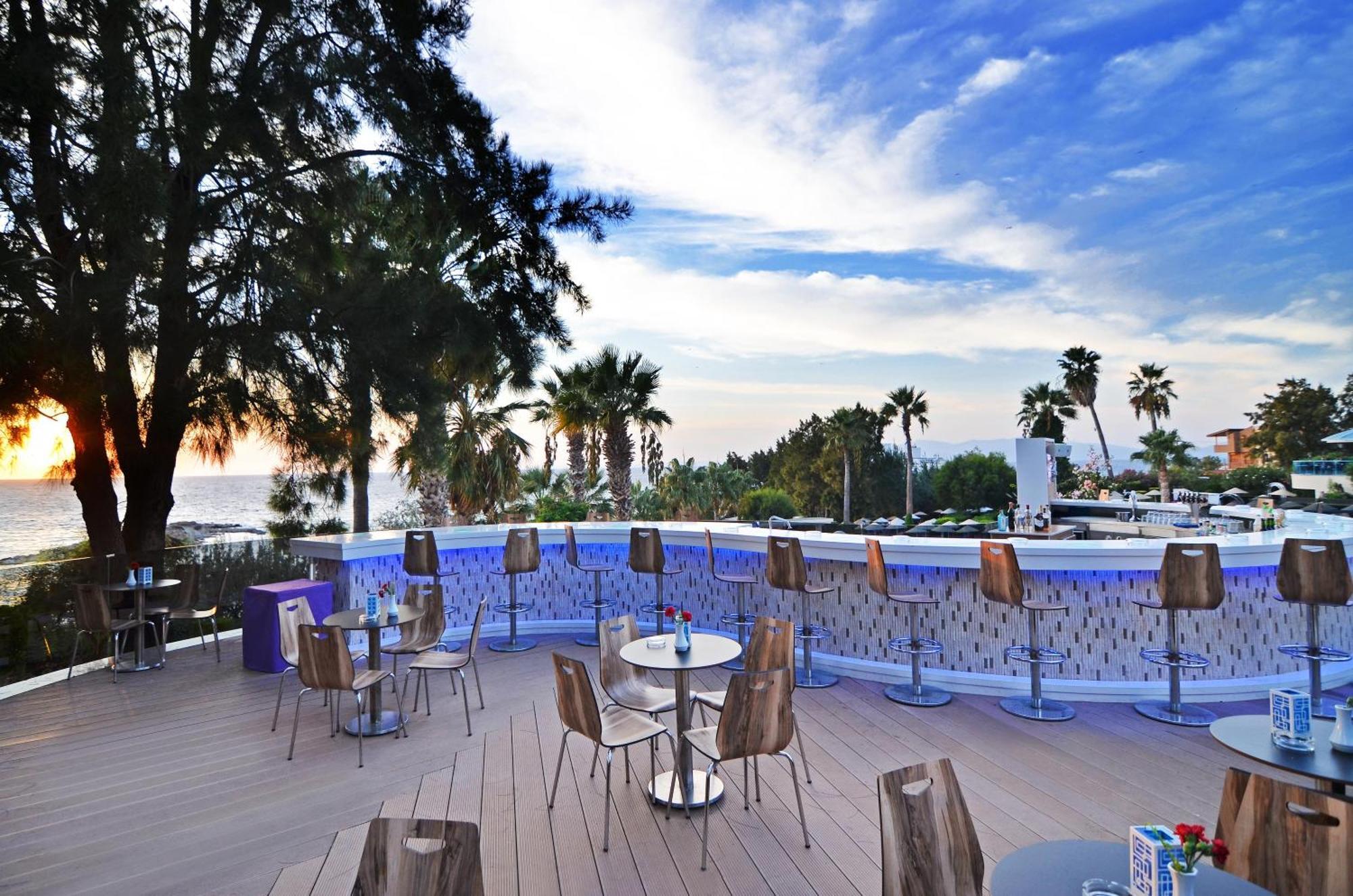 The Grand Blue Sky International Hotel Kusadası Exterior foto