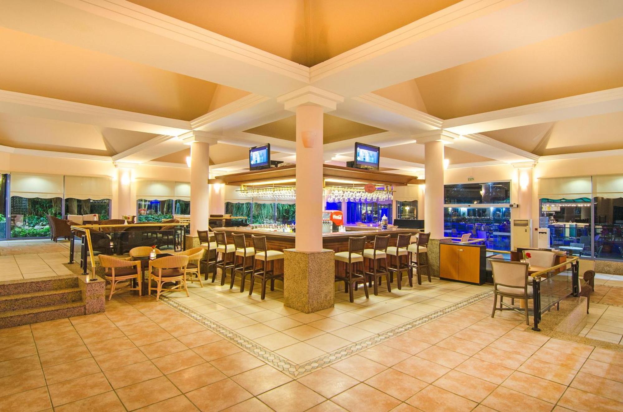The Grand Blue Sky International Hotel Kusadası Exterior foto