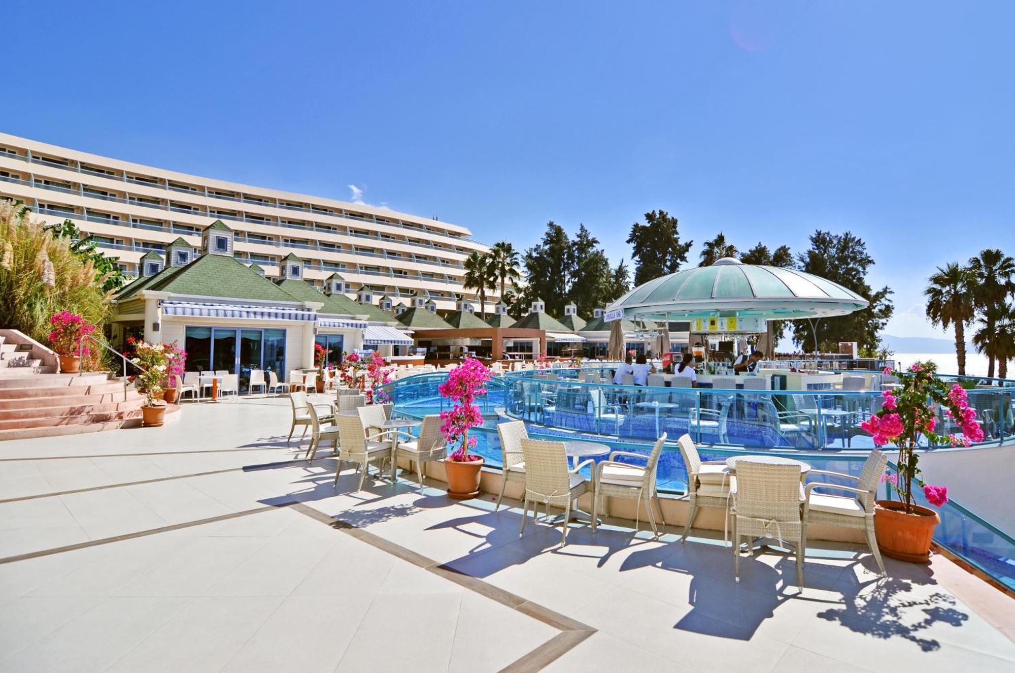The Grand Blue Sky International Hotel Kusadası Exterior foto