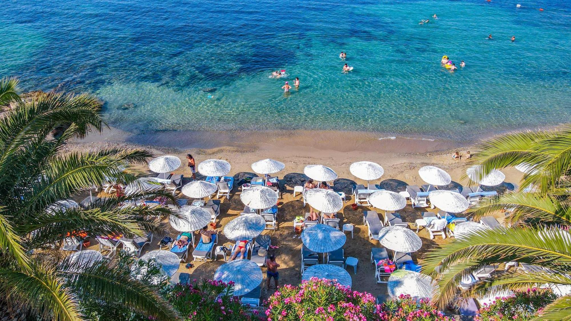 The Grand Blue Sky International Hotel Kusadası Exterior foto