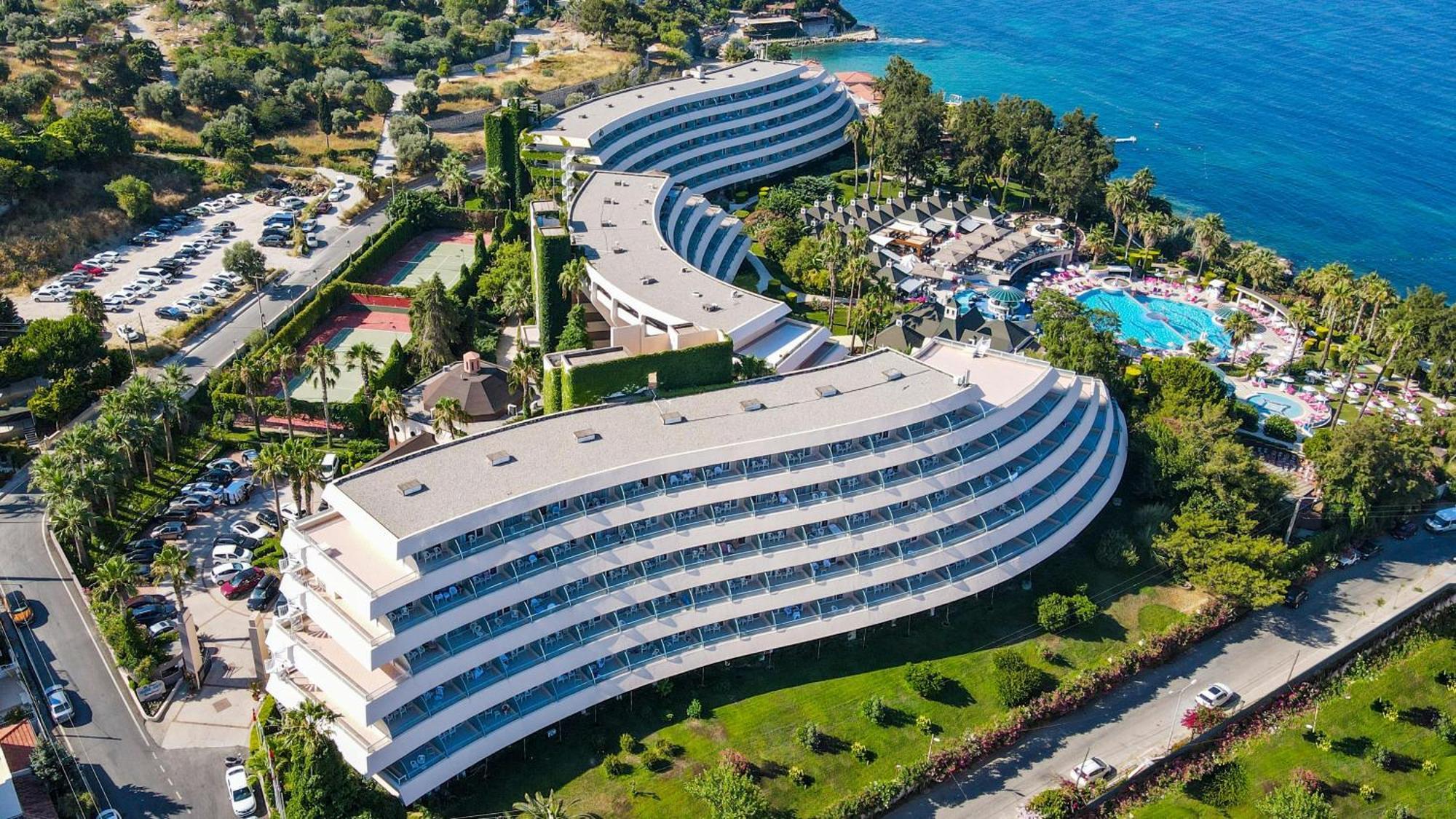 The Grand Blue Sky International Hotel Kusadası Exterior foto