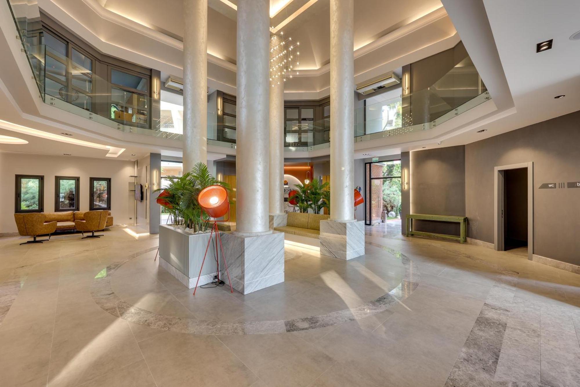 The Grand Blue Sky International Hotel Kusadası Exterior foto
